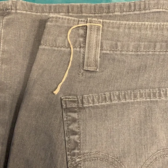 NWOT Gray Levi’s Downtowner Midrise Stretch Boot Cut Jeans - Picture 7 of 7